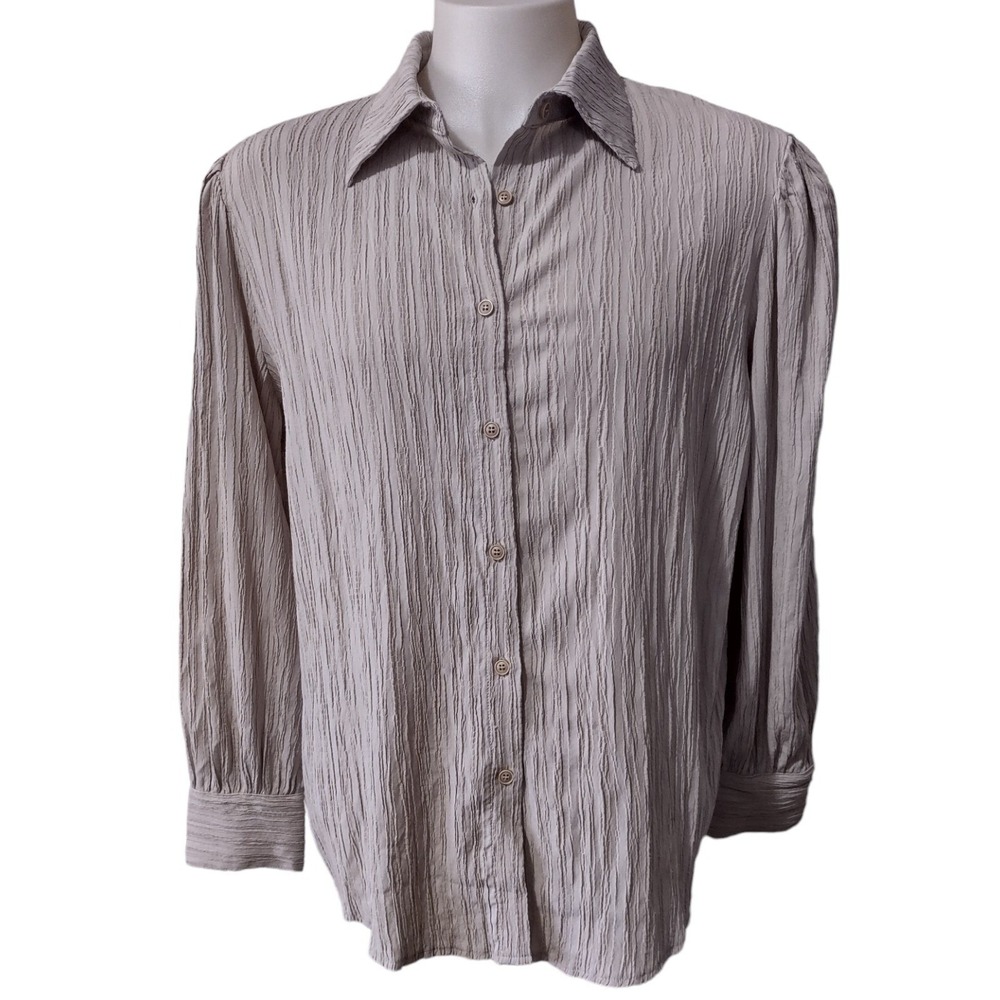 Dazy Textured Blouse Woman's XL Long Sleeve Tan Taupe Button Up Collared‎